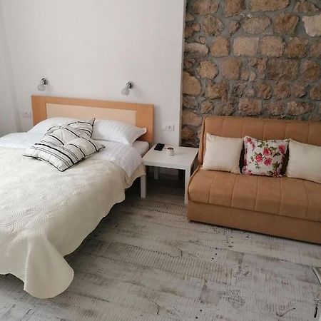 Vila Mira Trebinje Exteriör bild