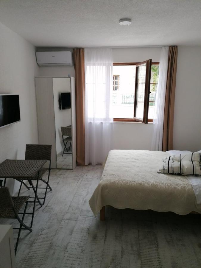 Vila Mira Trebinje Exteriör bild